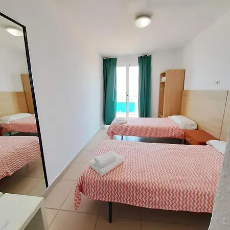 Отель Hostal Lloret Playa Льорет-де-Мар