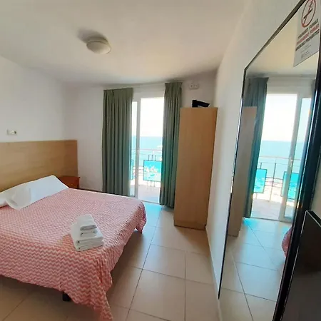 Hostal Lloret Playa 2*